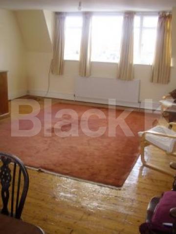 			NEW ON!, 4 Bedroom, 1 bath, 1 reception Flat			 Ledbury Road, NOTTING HILL W11